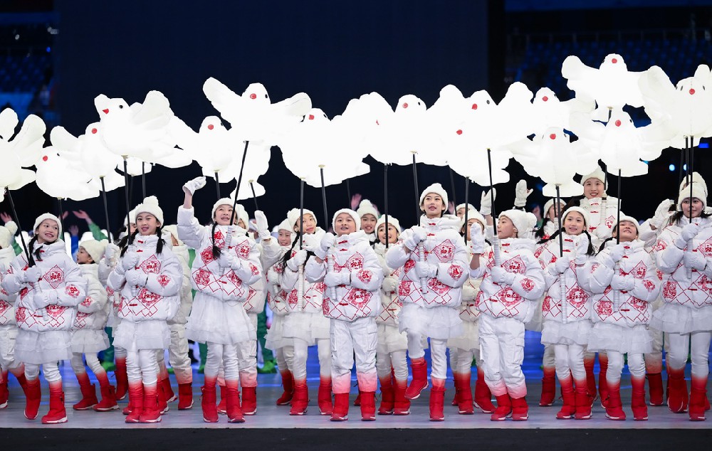 这是北京奥运会开幕式上的“雪花”环节（2月4日摄）。新华社记者 鞠焕宗 摄