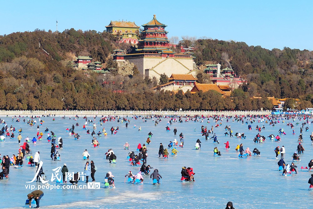 北京：冬奥会带动滑冰滑雪热