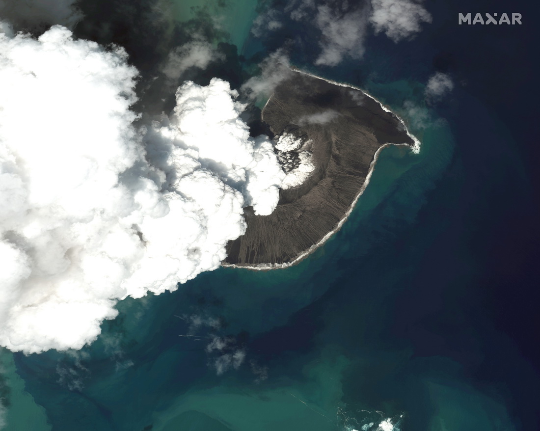 这张2021年12月24日的卫星图片显示的是汤加洪阿哈阿帕伊岛景象。